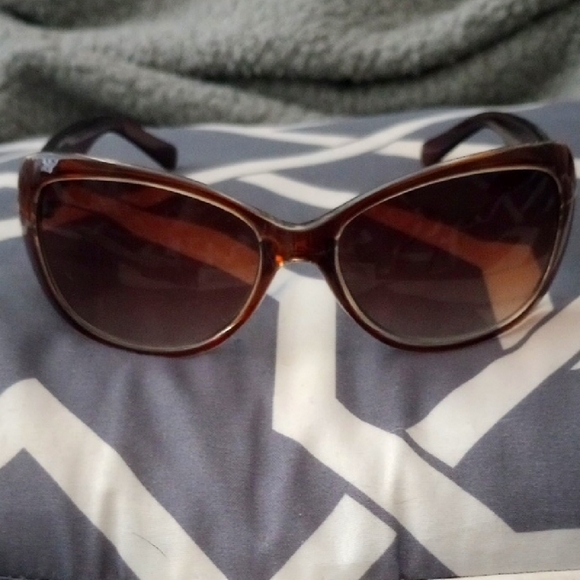 🥰3/$25 NWOT Elegant Brown Sunglasses. UV Protection. - Picture 1 of 7